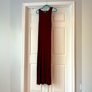 Elegant Sleeveless Burgundy Dress